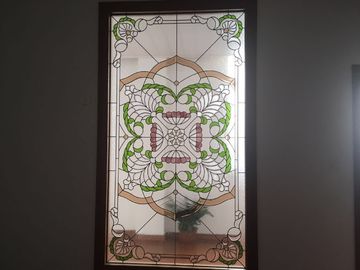 El panel decorativo manchado de cristal para el cinc del negro de la iglesia aislado/biseló/pulió